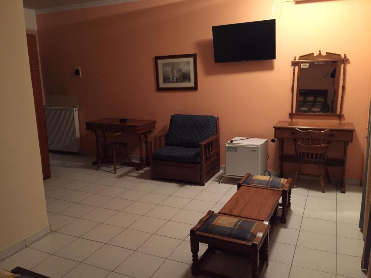 Hotel Costis Ptolemaida Buitenkant foto